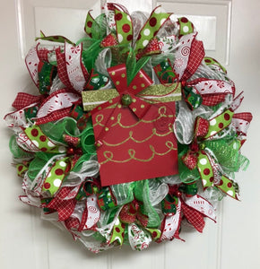 Traditional Red and Green Holiday Christmas Wreath